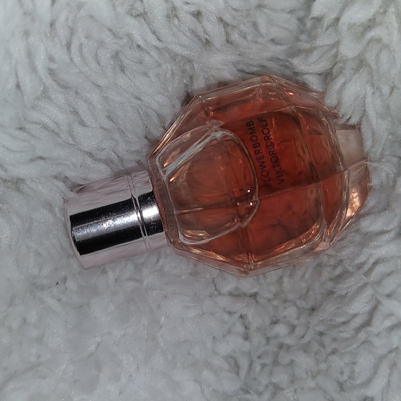 Flower Bomb Perfume Mini - Picture 2 of 3